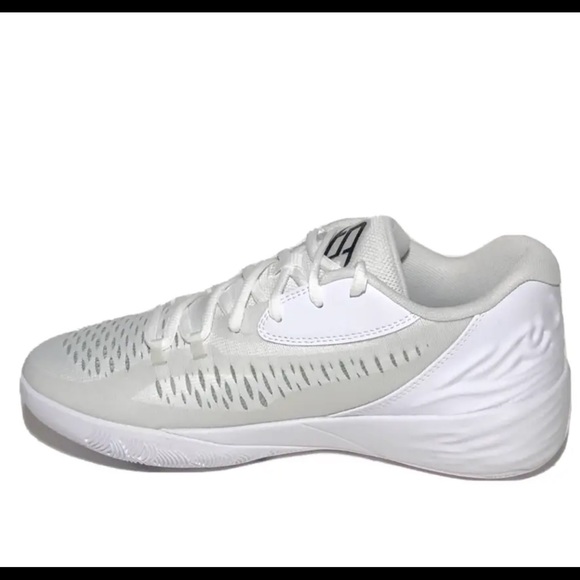 Puma Stewie 1, white, grey, silver, basketball shoes, sneakers, M 10.5 / W 12 - Picture 3 of 3